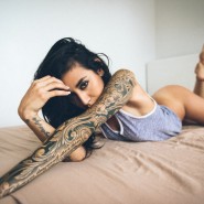 Девушки с тату, эротические фото