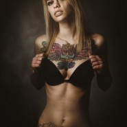 Обнаженные девушки с тату