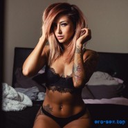 Красивые и голые с тату