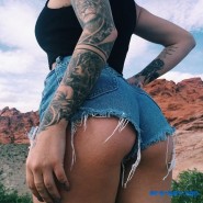 Красивые и голые с тату