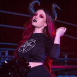 Неформальные и голые дамы