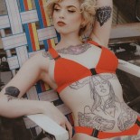 Неформальные и голые дамы